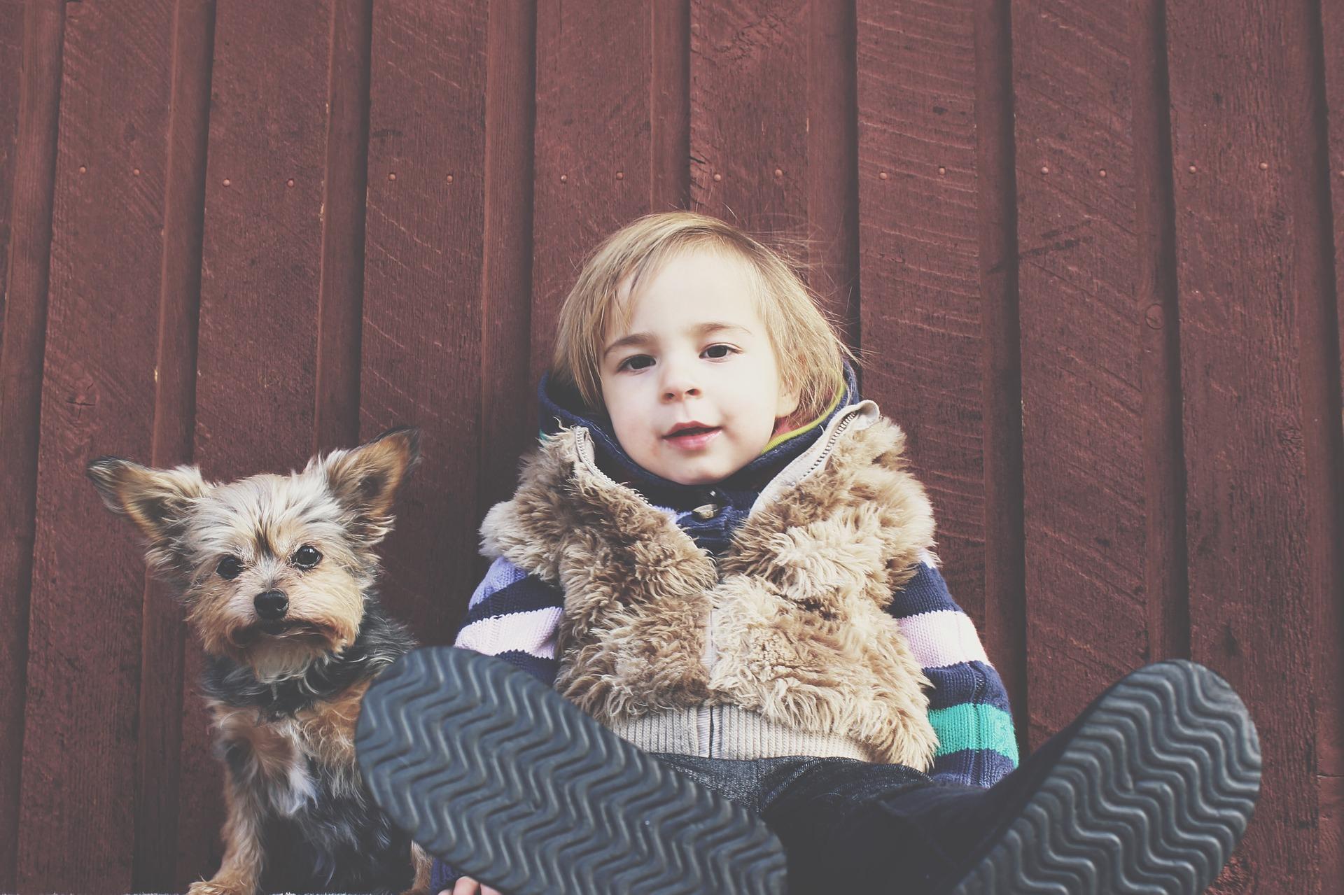 Prendre un animal de compagnie : les bénéfices sur l'enfant