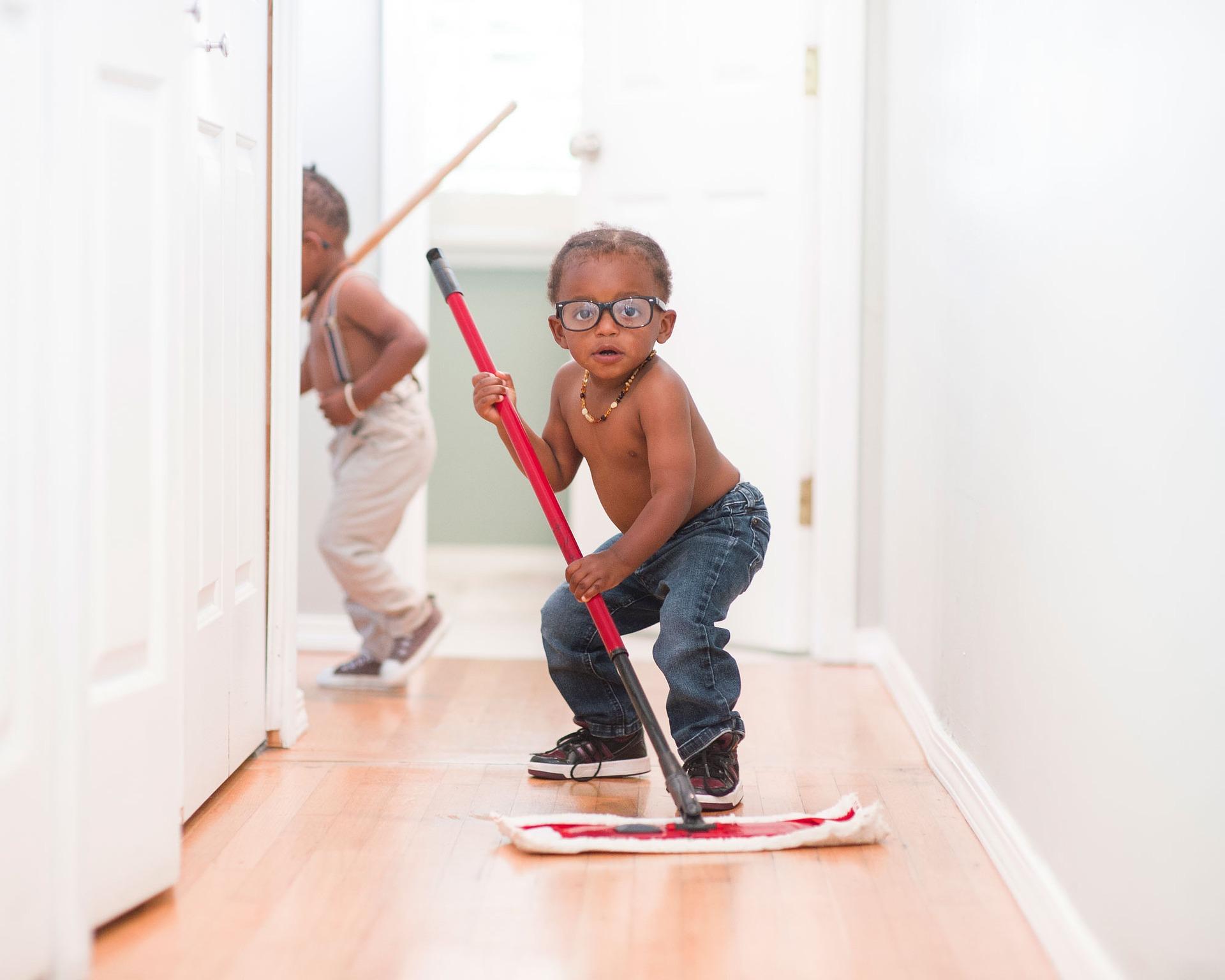 Faire participer les enfants aux tâches familiales